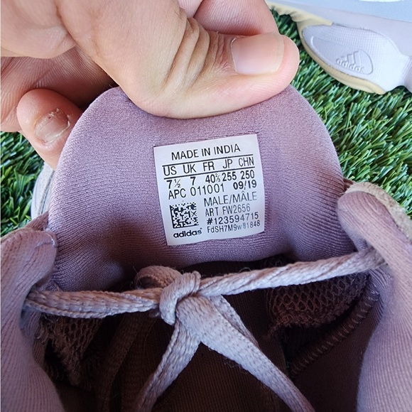 Yeezy 500 Adidas ‘Soft Vision’ - Picture 7 of 7